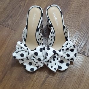 NWT Gianni bini black and white polka dot heels